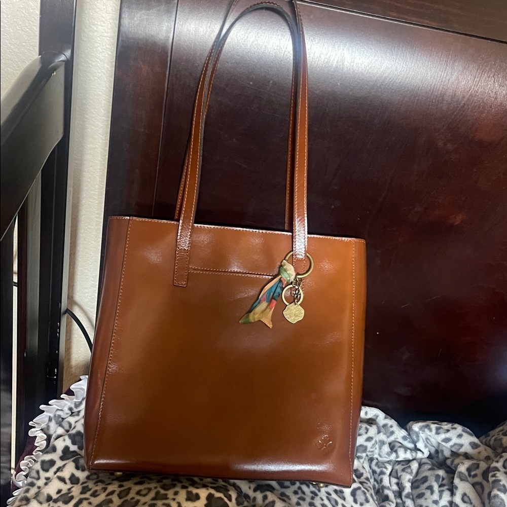 Elegant Brown Leather Tote Bag- Patricia Nash